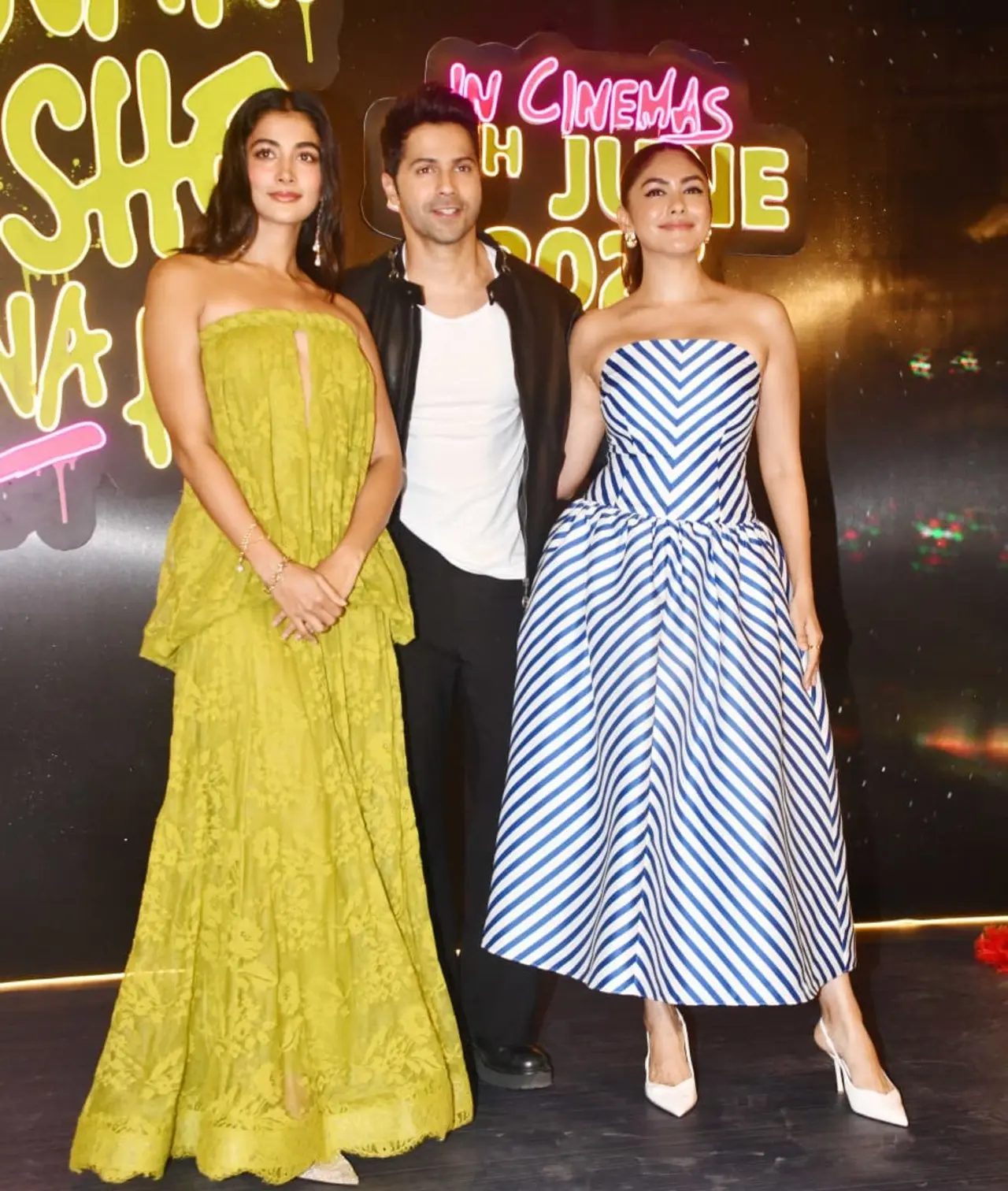 Pooja Hegde, Varun Dhawan and Mrunal Thakur were seen posing together at the trailer launch of their upcoming film Hai Jawani Toh Ishq Hona Hai. Pooja Hegde, Varun Dhawan and Mrunal Thakur were seen posing together at the trailer launch of their upcoming film Hai Jawani Toh Ishq Hona Hai.
